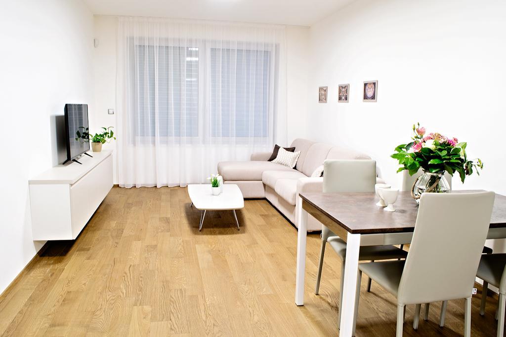 Rezidence Muzeum Apartment Prague Exterior photo